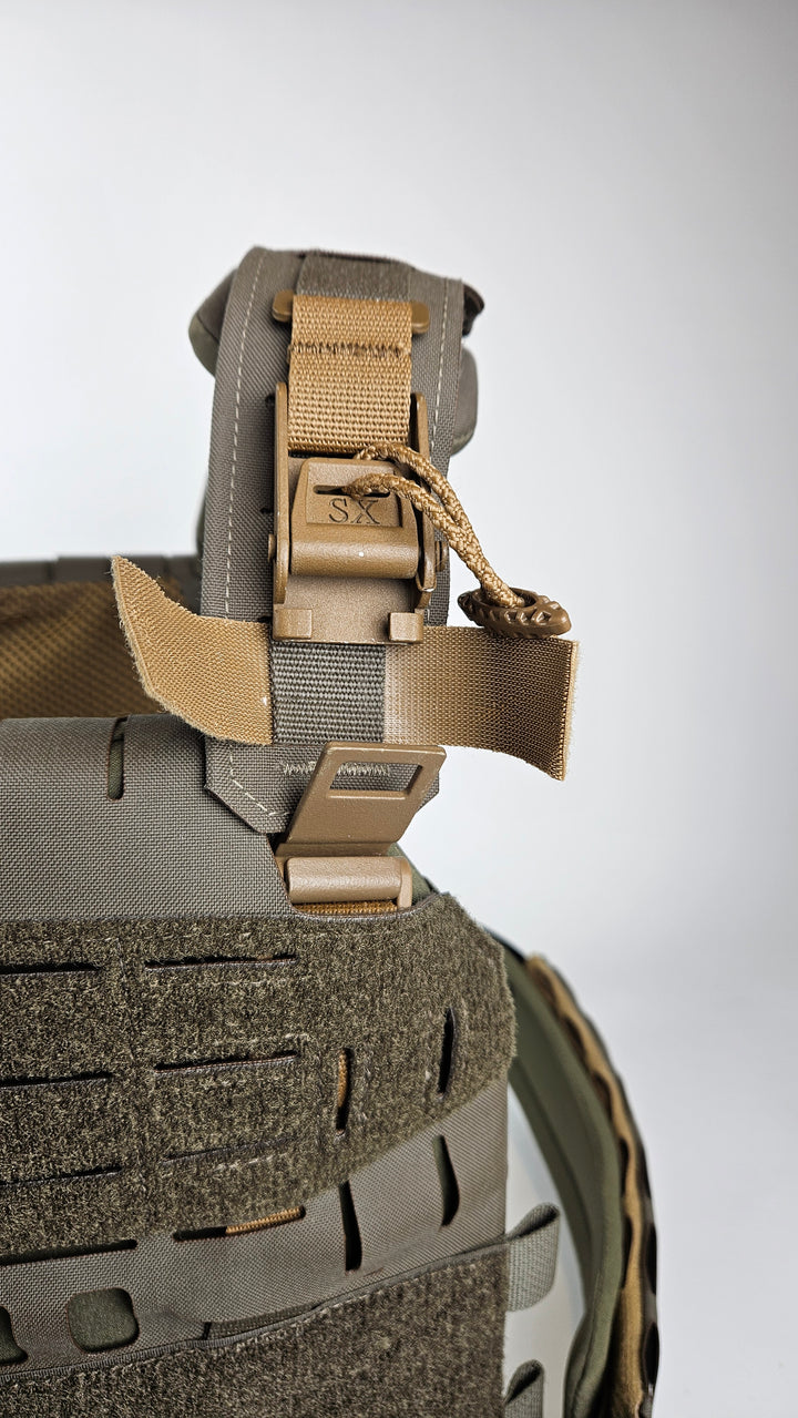 Antithesis Shoulder Harness Quick-Release Adapter